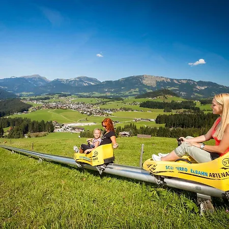 Dom wakacyjny Ferienhaus Lechner Am Waldrand Mit Sauna & Aussendusche, Bergblick Und Naturgarten
