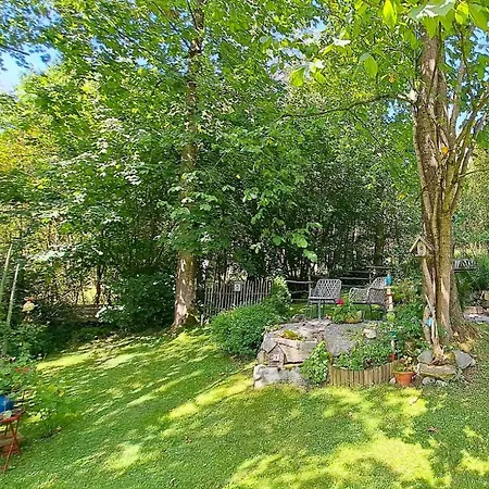 펜션 Lechner Am Waldrand Mit Sauna, Bergblick Und Naturgarten