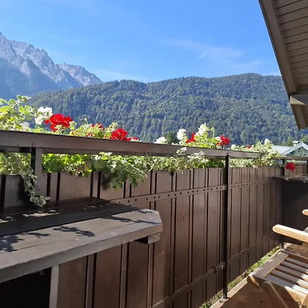 Lechner Am Waldrand Mit Holzfasssauna & Aussendusche, Bergblick Und Naturgarten
